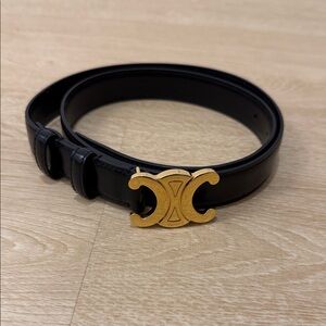 CELINE MEDIUM TRIOMPHE BELT IN TAURILLON LEATHER